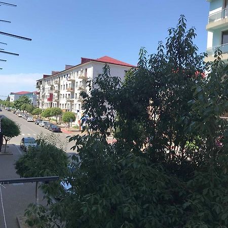 Griboedovi N.6 Apartment Batumi Luaran gambar