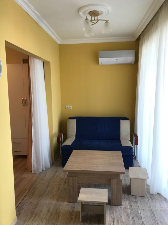 Griboedovi N.6 Apartment Batumi Luaran gambar