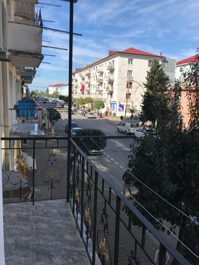 Griboedovi N.6 Apartment Batumi Luaran gambar